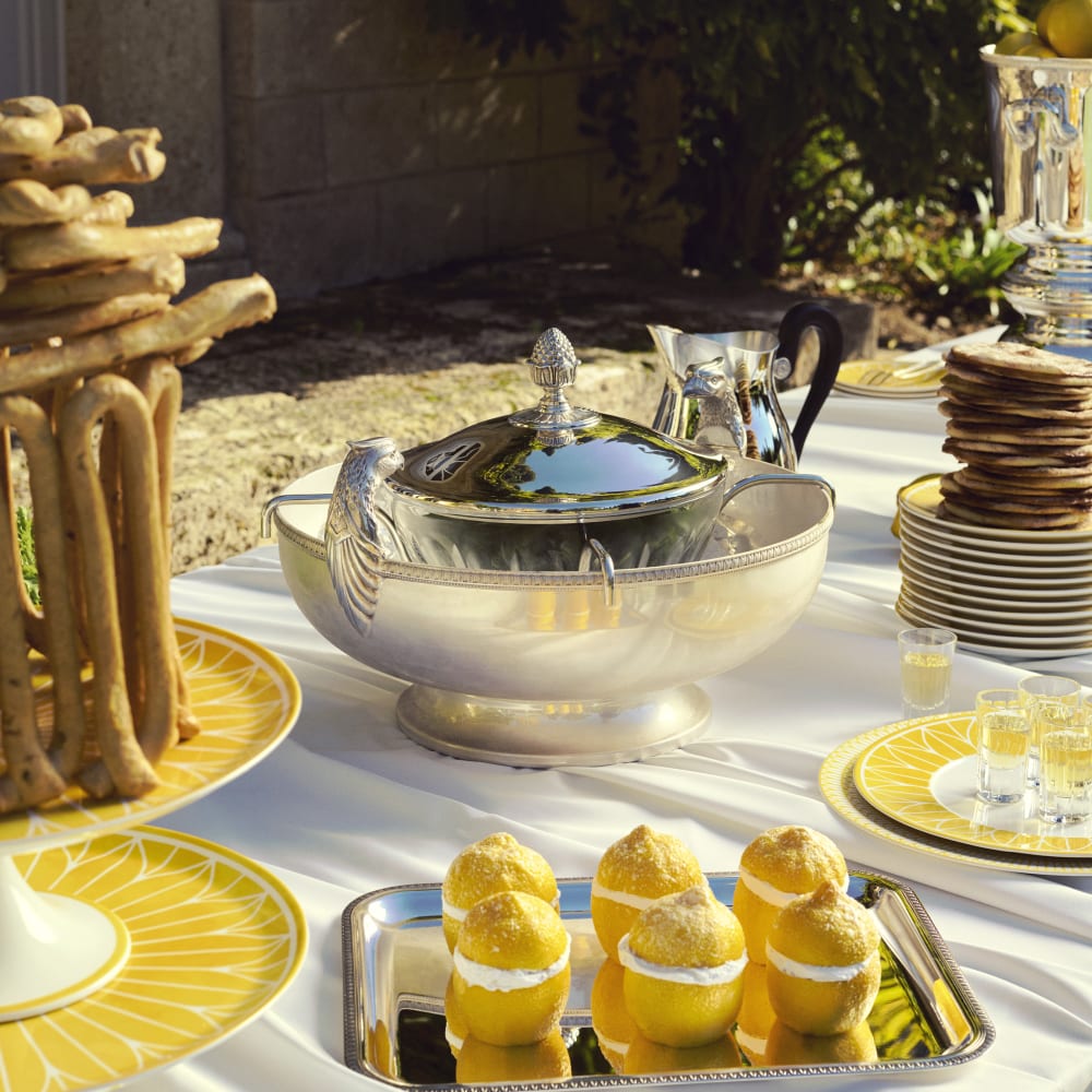 Glassware and porcelain